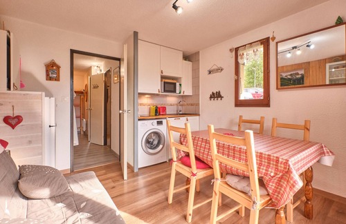Gresse-en-Vercors Apartment | Apartment 'Le Serpaton' with Mountain View and Balcony