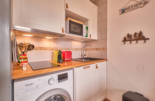 Gresse-en-Vercors Apartment | Apartment 'Le Serpaton' with Mountain View and Balcony