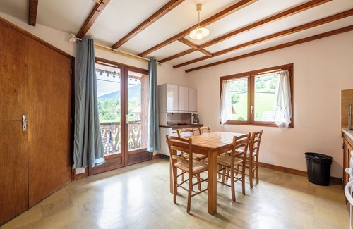Aillon-le-Jerune Apartment | Apartment 'Le Grizzli' with balcony