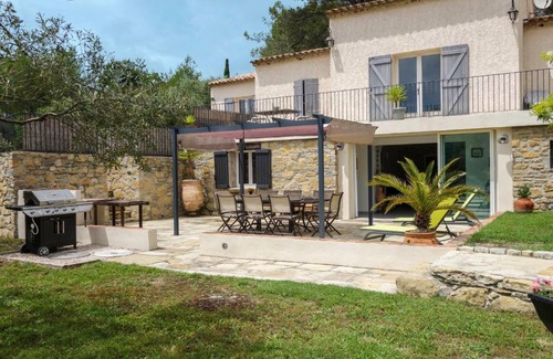 Le Castellet Apartment | Apartment Le Mas Line by Interhome