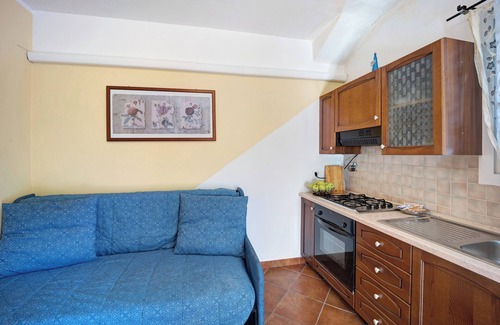 Torrazza Apartment | Apartment 'Le Mimose Bilo 4' with Pets Allowed and Mountain View