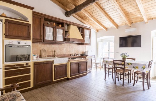 Levanto House | Apartment Le Tre Sirene, in the old town