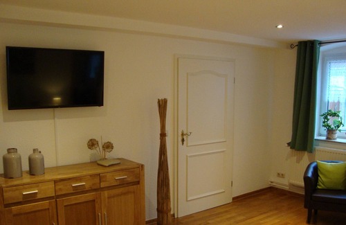 Leest Apartment | Apartment Leest No. 2, country style, sitting area + grill, former farm, by the lake, 85sqm