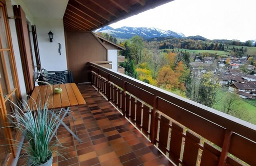 Staig Apartment | Apartment 'Leni' with Balcony and Wi-Fi