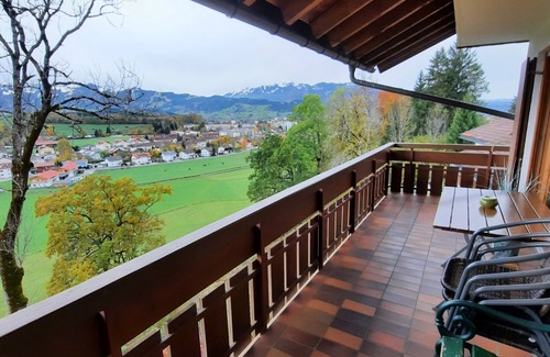 Staig Apartment | Apartment 'Leni' with Balcony and Wi-Fi