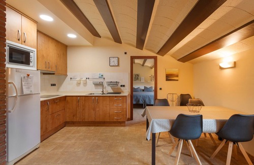 Jorba Apartment | Apartment 'Les Muntades Foc' with Mountain View, Wi-Fi and Air Conditioning