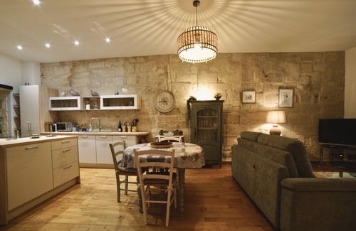 Uzes Apartment | Apartment located in the heart of the Historic City, 50m from Place aux Herbes