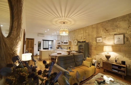 Uzes Apartment | Apartment located in the heart of the Historic City, 50m from Place aux Herbes