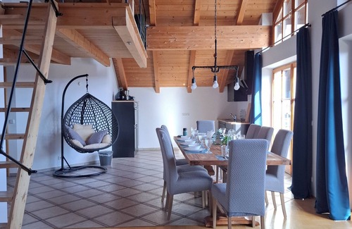 Raubling Apartment | Apartment Loft Bergpanorama 1 near Chiemsee in Chiemgau