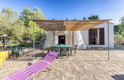 Lido Marini Apartment | Apartment 'Lucy' with Sea View, Private Garden and Wi-Fi