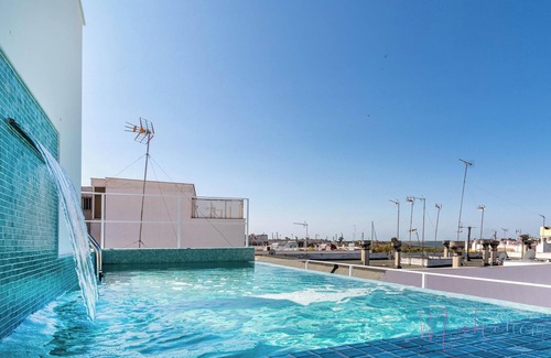 Ayamonte Apartment | Apartment ‘Luxury Doña Bella 2A’ with Pool, Wi-Fi, A/C & Terrace
