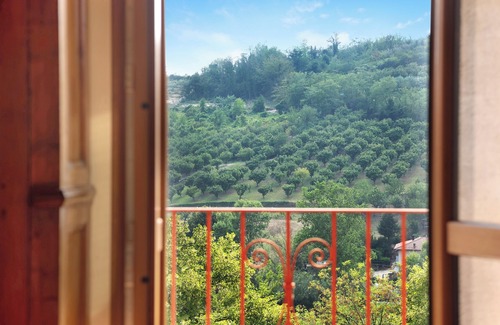 Viarigi Apartment | Apartment 'Maison Ginevra' with Mountain View, Shared Terrace and Wi-Fi