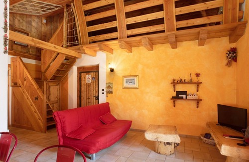 Chantignan Apartment | Apartment "Maison Povil" with Mountain View, Private Garden & Wi-Fi