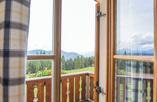 Soprabolzano Apartment | Apartment 'Malouka' with Mountain View, Shared Terrace and Wi-Fi