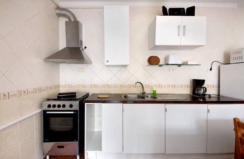 Barra Apartment | Apartment 'Manny's Place - By The Sea' with Balcony and Wi-Fi