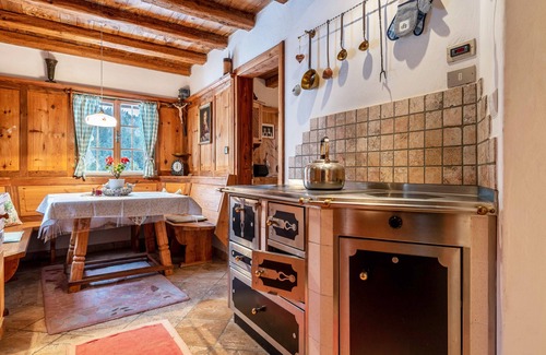 Renon Apartment | Apartment 'Manuelas Hofschank' with Mountain View, Private Terrace and Wi-Fi