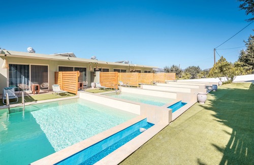 Archangelos Apartment | Apartment 'Mb Luxury Suites Charaki No 6' with Private Pool, Wi-Fi and Air Conditioning