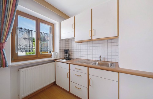 Salonetto Apartment | Apartment "Meran" with Mountain View, Wi-Fi, Balcony & Garden