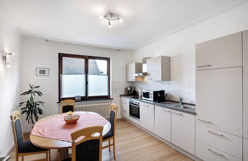 Pellenz Apartment | Apartment 'Mit Garten' with Shared Terrace and Private Garden