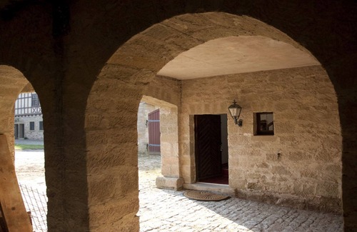 Erlabronn Apartment | Apartment 'Mit Turm' with Private Garden, Wi-Fi and Air Conditioning