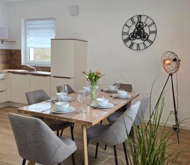 Kulmbach Apartment | Apartment mit voll ausgestatetter Küche, Badewanne, Balkon, Parkplatz vor dem Haus, ruhig gelegen, ADA5
