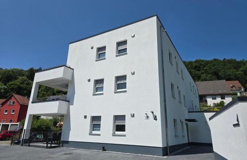 Kulmbach Apartment | Apartment mit voll ausgestatetter Küche, Badewanne, Balkon, Parkplatz vor dem Haus, ruhig gelegen, ADA5