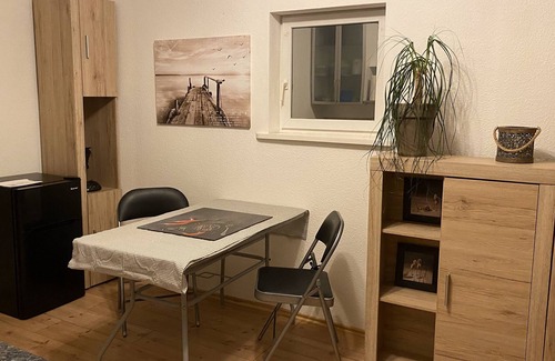 Iffezheim Apartment | Apartment 'Nahe Galopprennbahn' with Wi-Fi