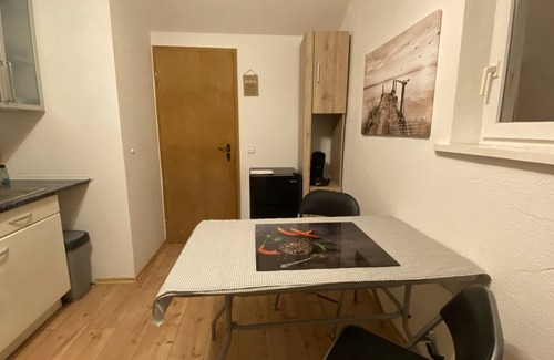Iffezheim Apartment | Apartment 'Nahe Galopprennbahn' with Wi-Fi