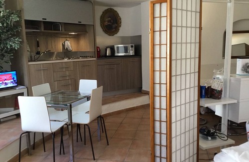 Zona XXVIII Tor de' Cenci Apartment | Apartment near IFO