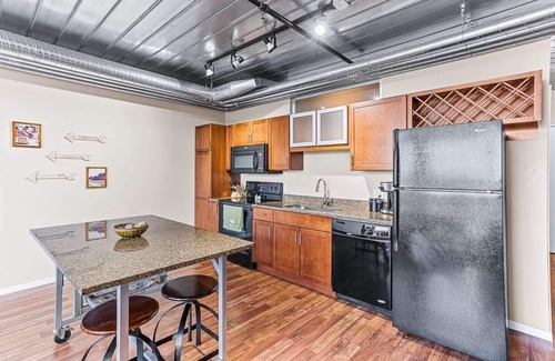 Old West Side Apartment | Apartment near Kerrytown Concert House