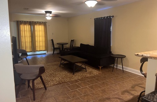 Seabrook Apartment | Apartment near Lakefront