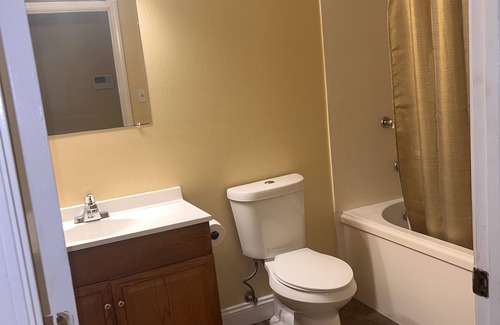 Seabrook Apartment | Apartment near Lakefront