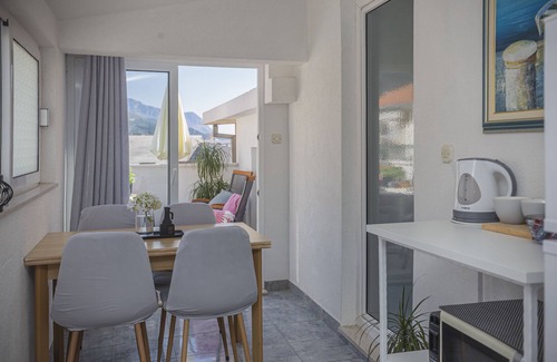 Vrpolje Apartment | Apartment near the beach,2 bedrooms,2 bathrooms, Makarska