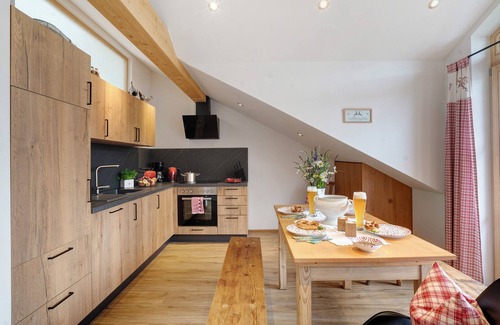 Hoslwang Apartment | Apartment 'Neubau - Freundliche' with Mountain View, Shared Garden and Wi-Fi