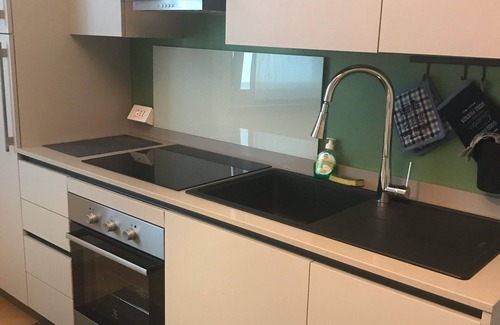 Guardamiglio Apartment | Apartment 'New York' with Wi-Fi and Air Conditioning