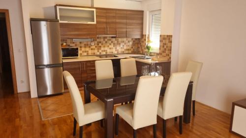 Dugis Apartment | Apartment Nina