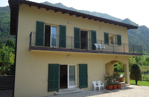 Crone House | Apartment Ninfea, apartment for 2-3 people, terrace, garden, quiet location