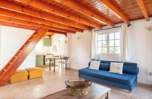 Ag. Georgios Apartment | Apartment 'Niovi One-Bedroom Bungalow - Split' with Shared Pool, Wi-Fi and Air Conditioning