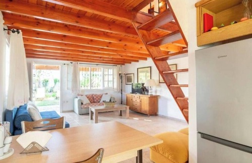 Ag. Georgios Apartment | Apartment 'Niovi One-Bedroom Bungalow - Split' with Shared Pool, Wi-Fi and Air Conditioning