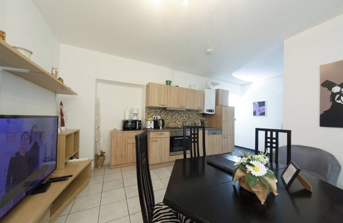 Funfhaus Apartment | Apartment No. 02 in Vienna near Schönbrunn/Westbahnhof | Keyless Check-In