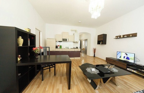 Funfhaus Apartment | Apartment No. 07 in Vienna near Schönbrunn/Westbahnhof | Keyless Check-In