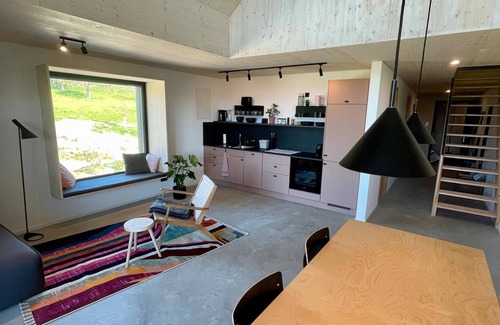 Sigmarszell Apartment | Apartment 'Noir' with Mountain View, Balcony and Wi-Fi