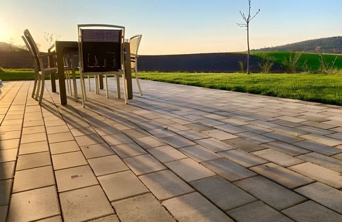 Vaihingen an der Enz Apartment | Apartment 'Nr 1' with Mountain View, Shared Terrace and Wi-Fi