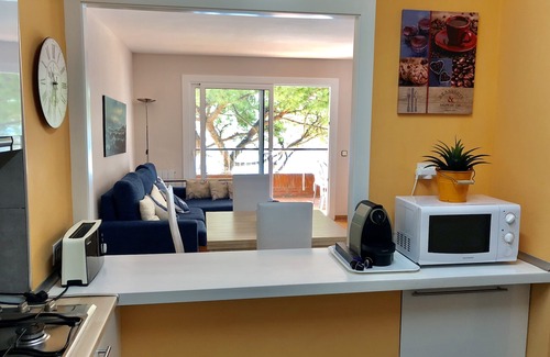 Arenys de Mar Apartment | APARTMENT ON FIRS LINE SEA