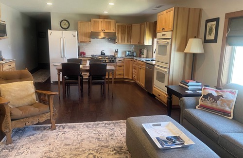 Corvallis Apartment | Apartment on Private Small Ranch - Sapphire Mtns