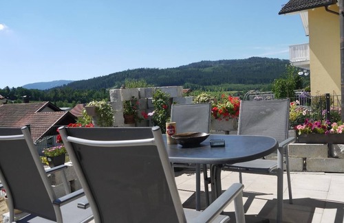 Viechtach Apartment | Apartment on the first floor with two bedrooms (75sqm)