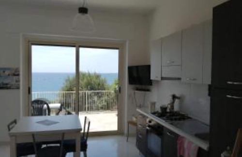 Marina di Casal Velino House | APARTMENT ON THE SEA OF CILENTO WITH PARKING AND GARDEN