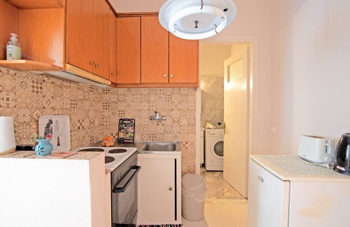Kanoni Apartment | Apartment "Palaiopolis House" with Mountain View, Wi-Fi & Terrace