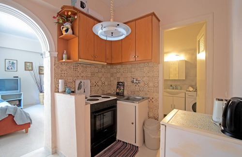 Kanoni Apartment | Apartment "Palaiopolis House" with Mountain View, Wi-Fi & Terrace