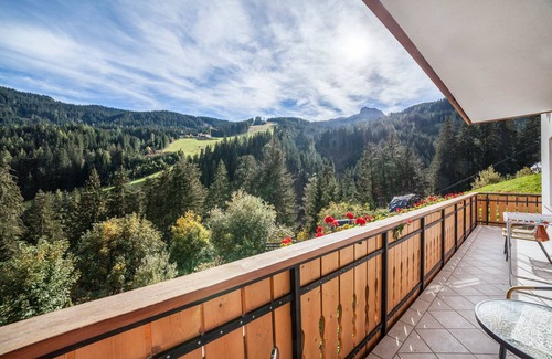 Racines Apartment | Apartment "Parigger Apt Zirbe" with Private Balcony, Shared Garden & Wi-Fi
